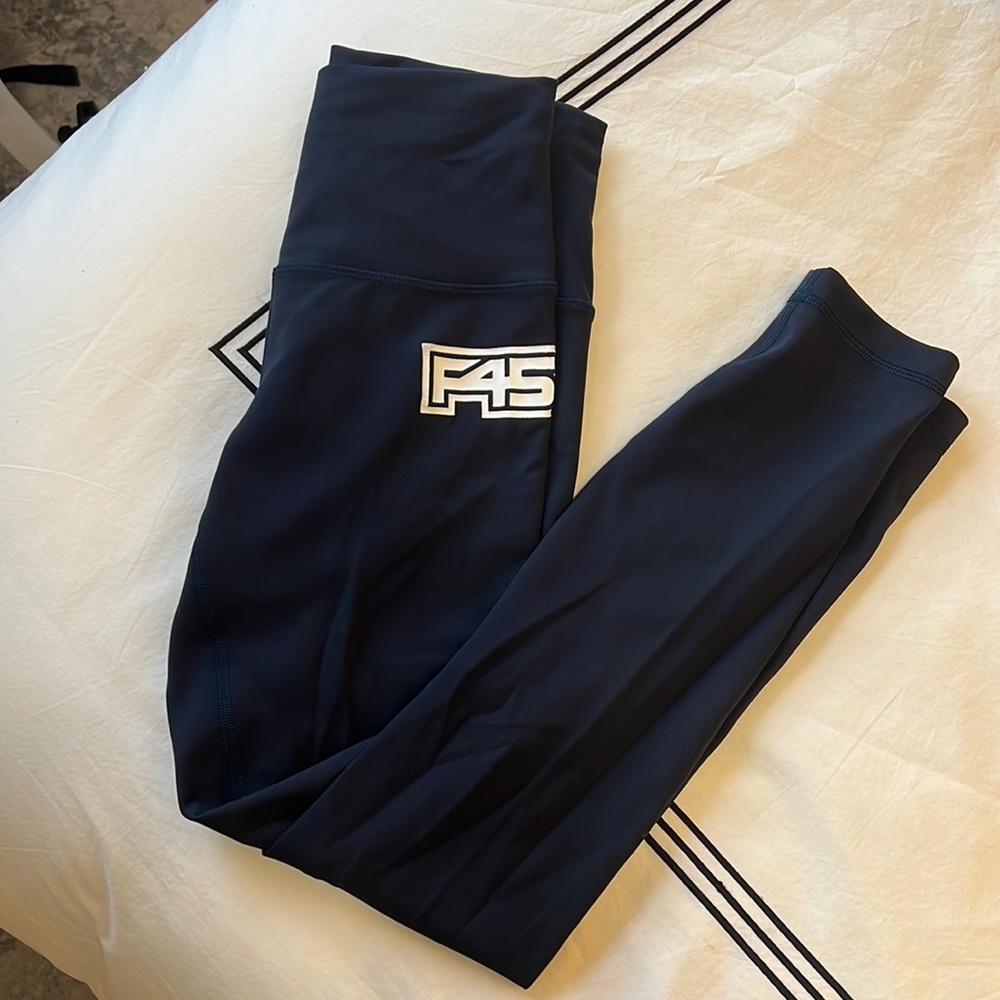 F45 Lululemon Wunderunder Navy Leggings